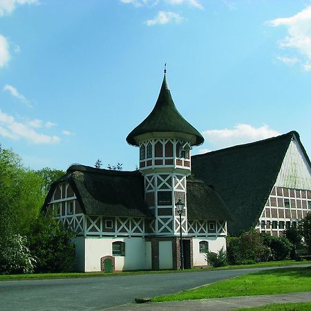 Hotel Taubenhof - Gut Cadenberge Esterno foto