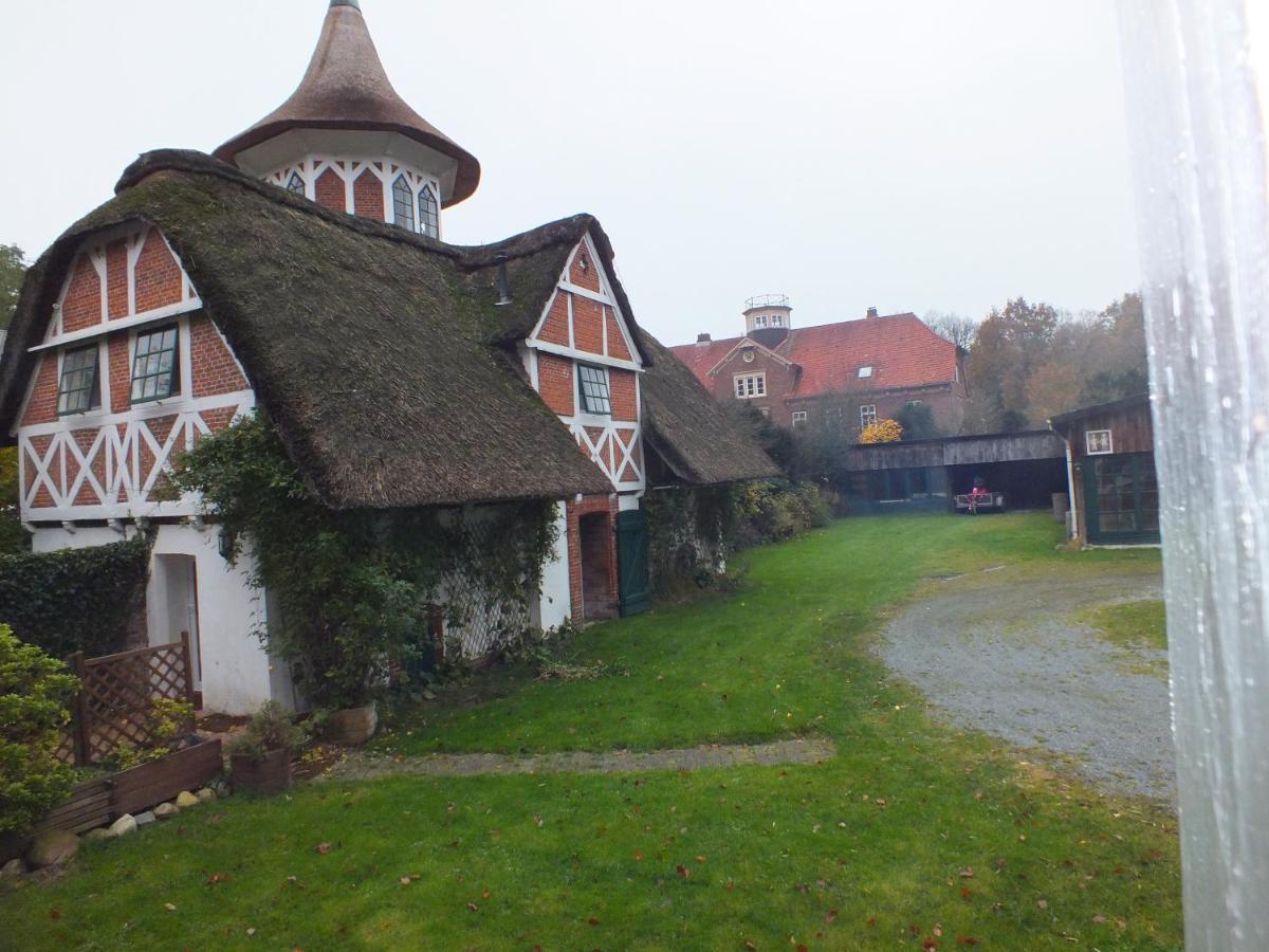 Hotel Taubenhof - Gut Cadenberge Esterno foto